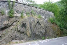 Burgmauer-Felsen.jpg